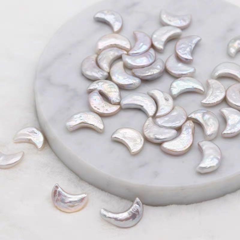 NEW Moon ( Baroque |2 pcs / 1 clam )