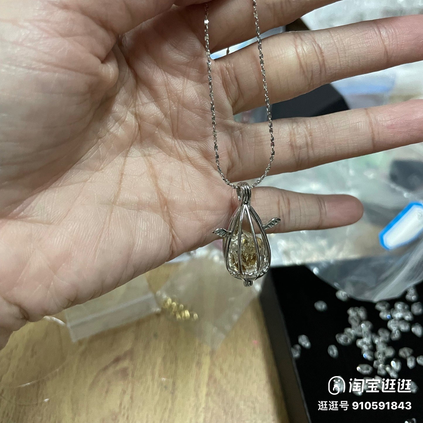 Tear Drop flying Cage