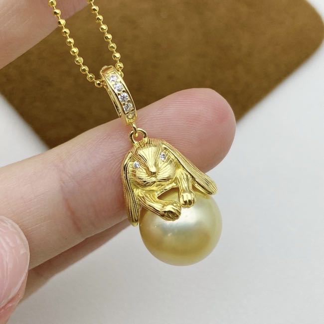 Pendant (For necklace | gold color  )