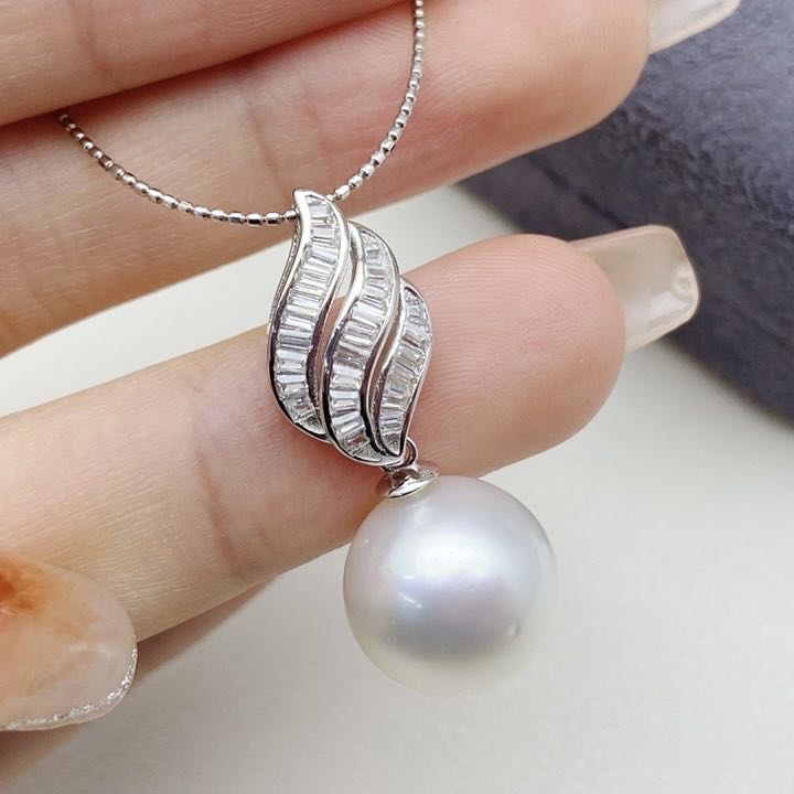 Pendant (For necklace | silver color  )