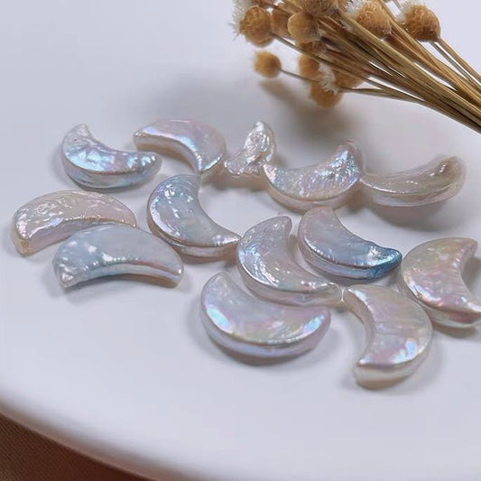 NEW Moon   ( Baroque |2 pcs / 1 clam )