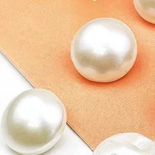 White Button   ( Baroque| Purple Color  |4-6 pcs / 1 clam )